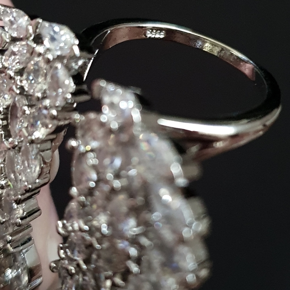New Luxury Angel Wings Opening Adjustable Ring - Picture 5 of 5